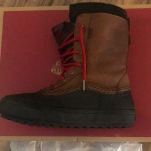 NWT Men's Snow Boots